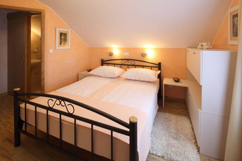 Kuća za Odmor Dalmatian Stone s Bazenom Makarska