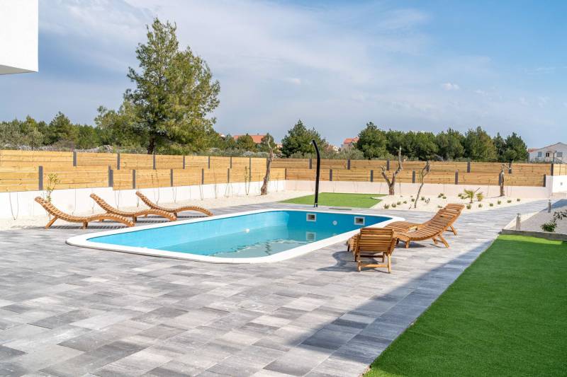 Villa Chronos with Swimming Pool Šibenik