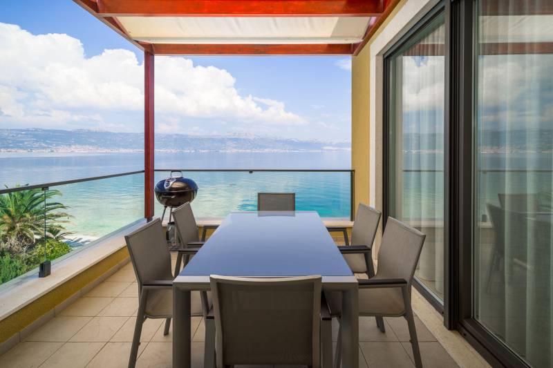 Beachfront Apartment Lemonade II -Trogir