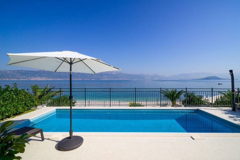 Apartment Lemonade with Pool III in Trogir