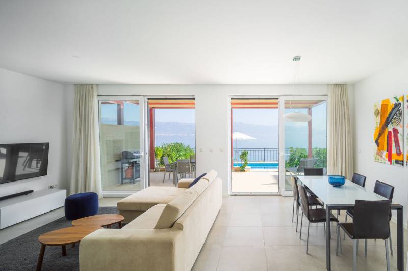 Beachfront Apartment Lemonade with Pool III Trogir