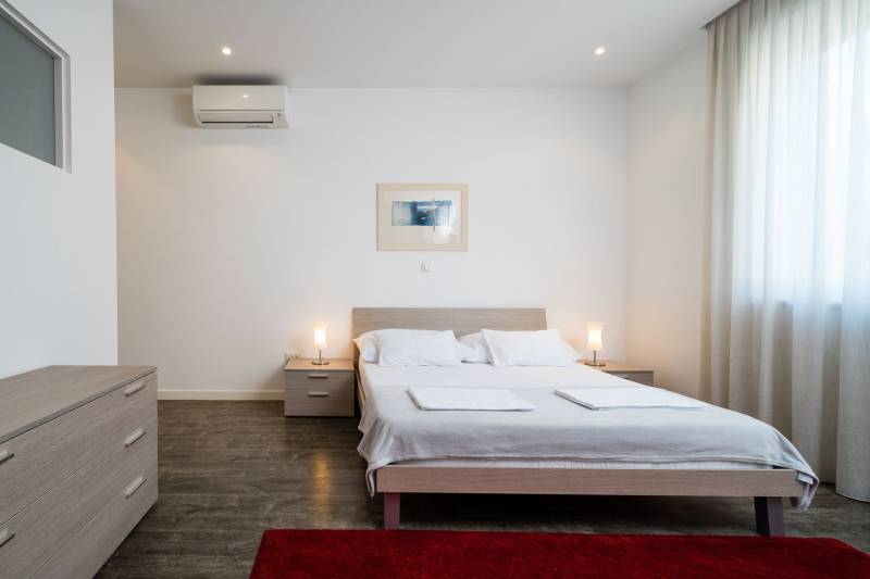 Beachfront Apartment Lemonade with Pool III Trogir