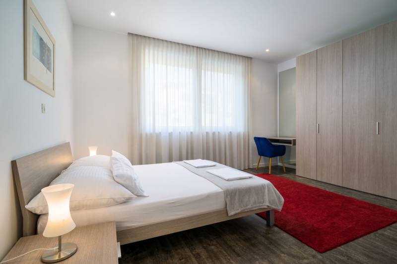 Beachfront Apartment Lemonade with Pool III Trogir