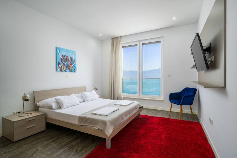 Beachfront Apartment Lemonade with Pool III Trogir