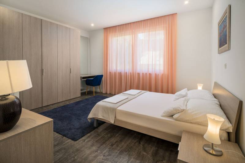 Beachfront Apartment Lemonade with Pool V Trogir