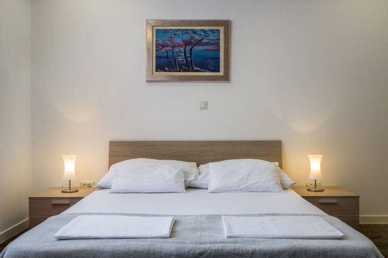 Beachfront Apartment Lemonade with Pool V Trogir