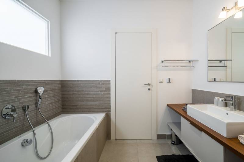 Beachfront Apartment Lemonade with Pool V Trogir