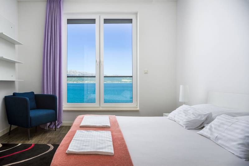 Beachfront Apartment Lemonade with Pool V Trogir