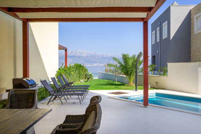 Ferienwohnung Lemonade mit Pool am Strand VII Trogir