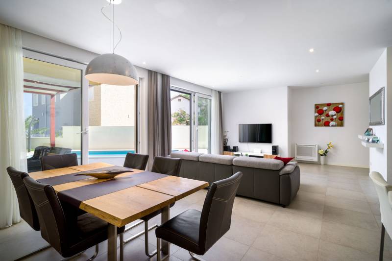 Ferienwohnung Lemonade mit Pool am Strand VII Trogir