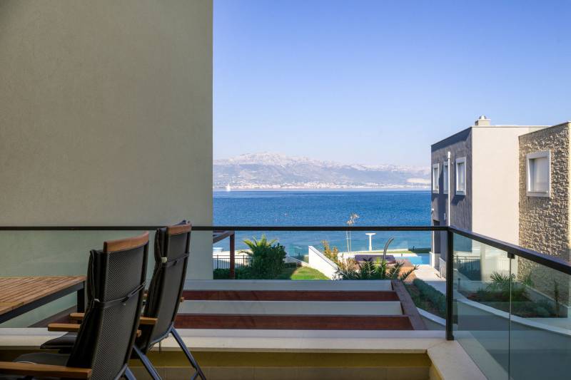 Beachfront Apartment Lemonade VIII Trogir