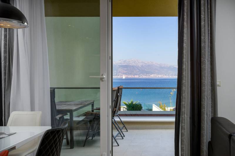 Beachfront Apartment Lemonade VIII Trogir