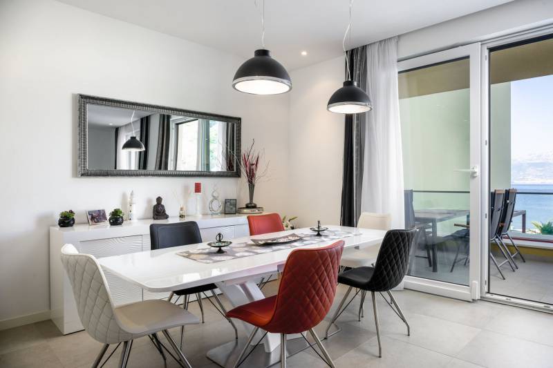 Beachfront Apartment Lemonade VIII Trogir