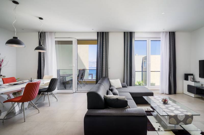Beachfront Apartment Lemonade VIII Trogir