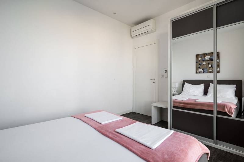 Beachfront Apartment Lemonade VIII Trogir