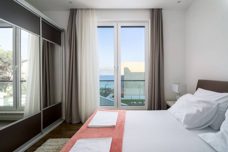 Beachfront Apartment Lemonade VIII Trogir