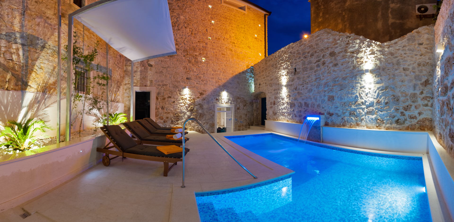 Luxury Villa Old Story with Swimming Pool