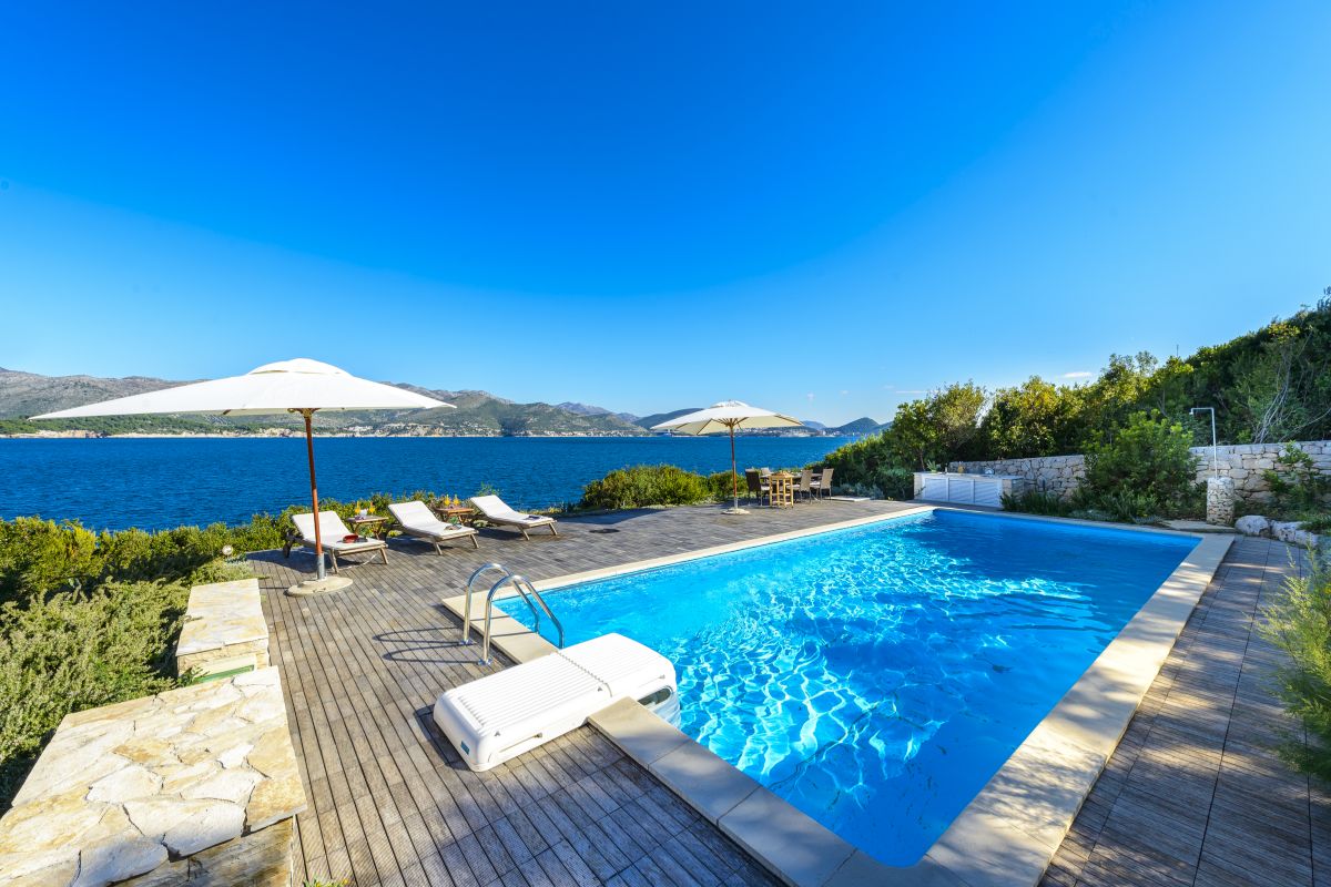Luxury Villa Mediterranean Prestige  with Swimming Pool