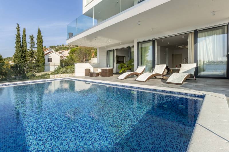 Villa Arinna with Swimming Pool Primošten