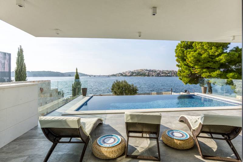 Villa Arinna with Swimming Pool Primošten