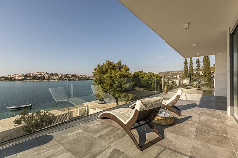 Villa Arinna with Swimming Pool Primošten