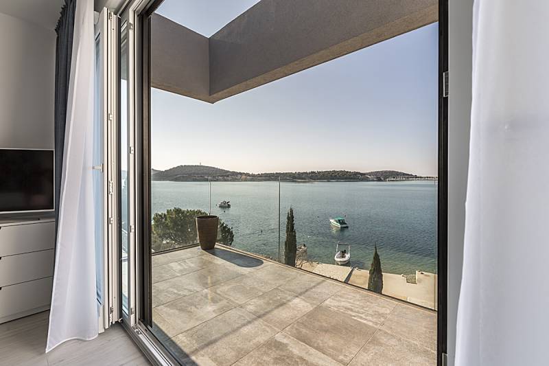 Villa Arinna with Swimming Pool Primošten