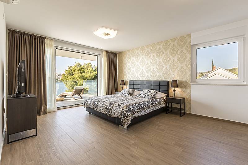 Villa Arinna with Swimming Pool Primošten