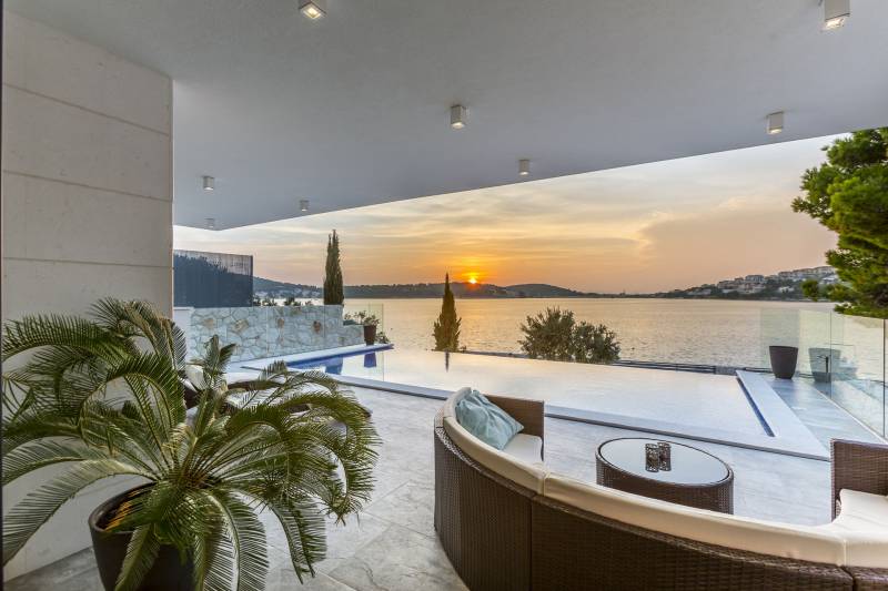 Villa Arinna with Swimming Pool Primošten