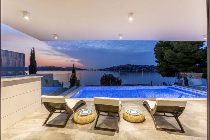 Villa Arinna with Swimming Pool Primošten