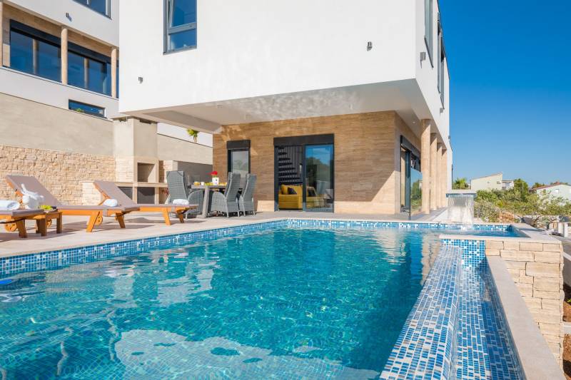Luksuzna Vila White Pearl s Bazenom Trogir