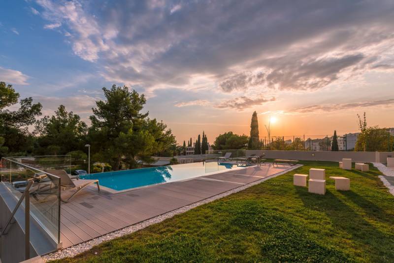 Luxury Residence Gabriela with Pool Split