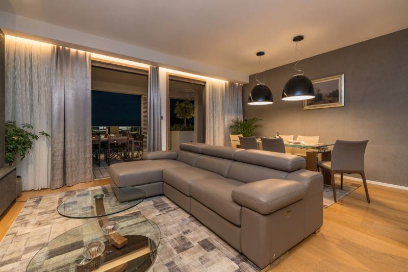 Luxury Residence Gabriela with Pool Split