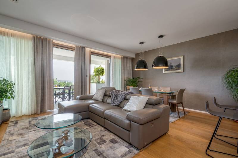 Luxury Residence Gabriela with Pool Split