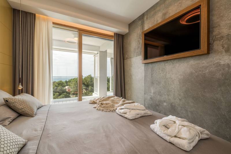 Luxury Residence Gabriela with Pool Split