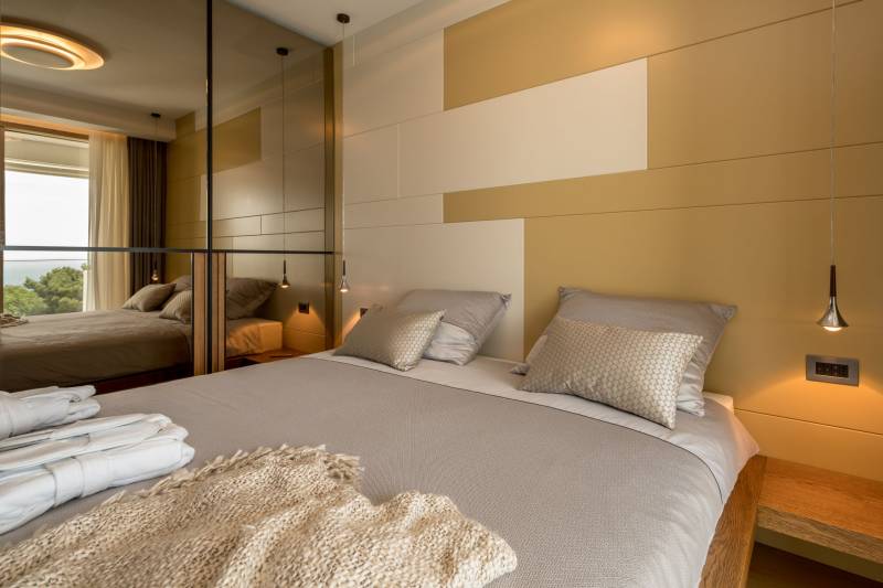 Luxury Residence Gabriela with Pool Split