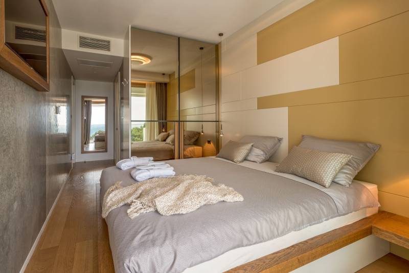 Luxury Residence Gabriela with Pool Split