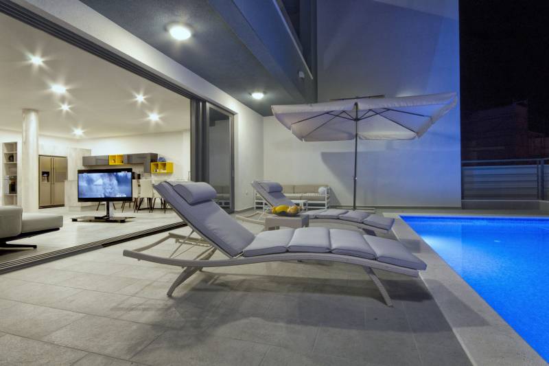 Villa Ninona med Basseng I Makarska