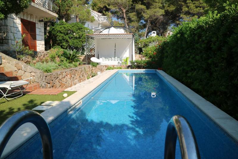 Villa Pharos with Swimming Pool Hvar