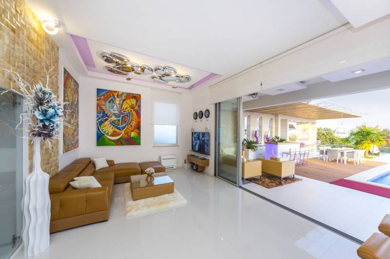 Luxury Villa Beyond with Pool Pag
