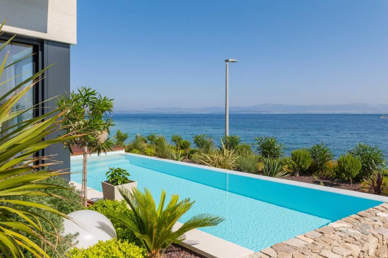 Omega Villas Complex Brač