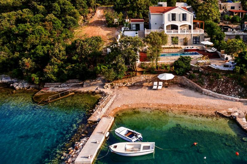 Beachfront Villa Feodora Grande with Pool Korčula