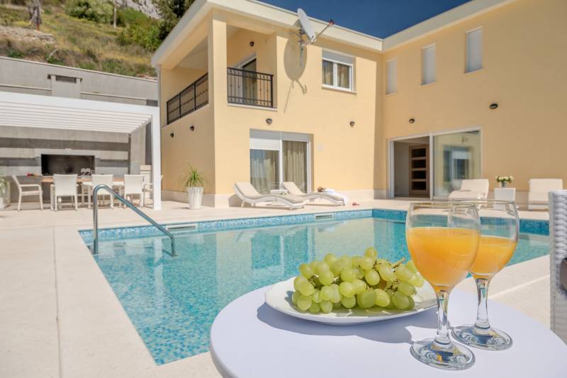 Luxury Villa Neverending Story with Swimming Pool Omiš