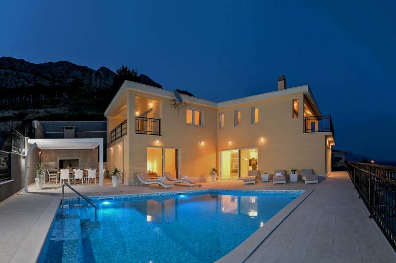 Luxury Villa Neverending Story with Swimming Pool Omiš