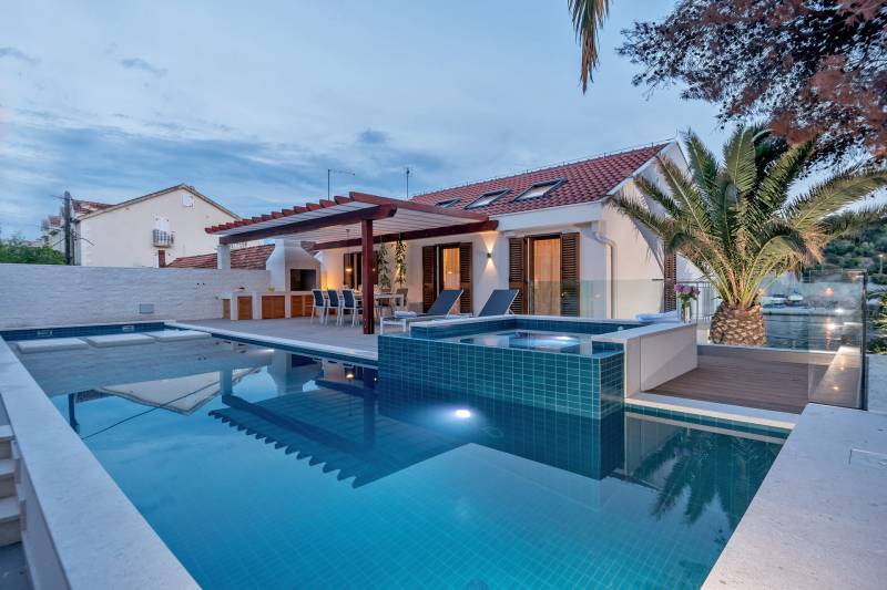 Villa Magic Bay with Heated Pool Brač