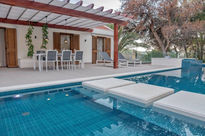 Villa Magic Bay with Heated Pool Brač