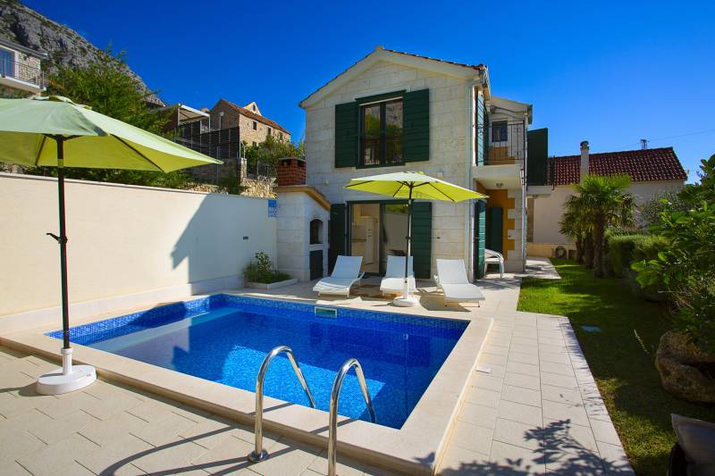 Villa Nirvana with Pool Makarska