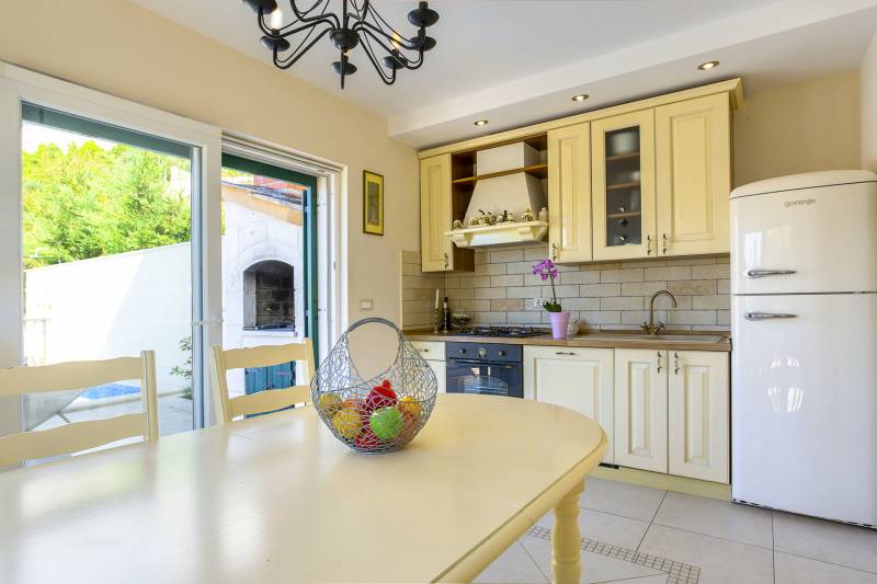 Villa Nirvana with Pool Makarska