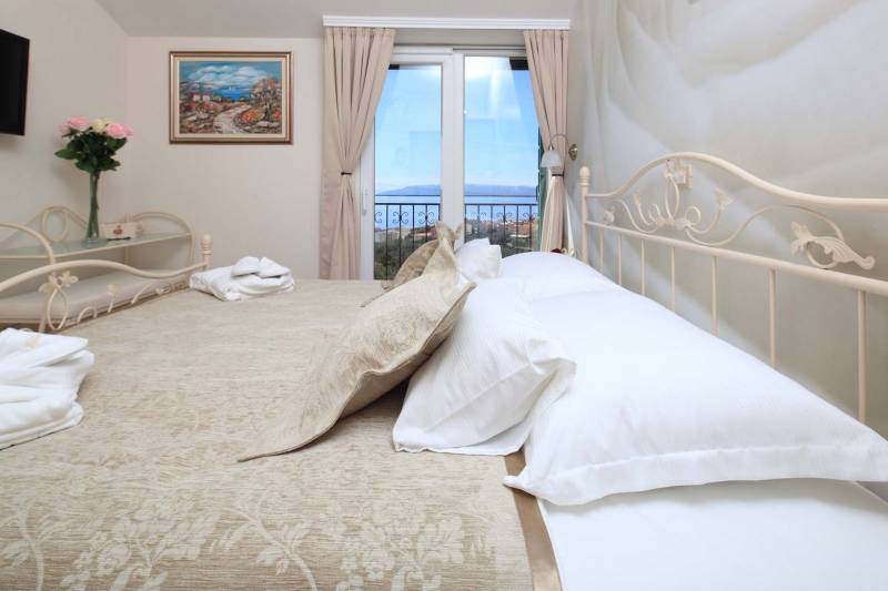 Villa Nirvana with Pool Makarska
