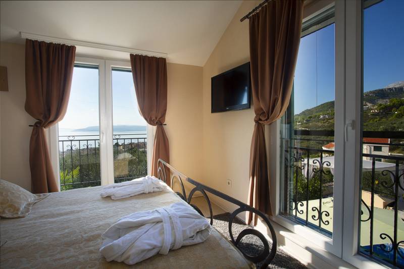 Villa Nirvana with Pool Makarska