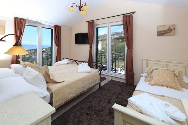 Villa Nirvana with Pool Makarska